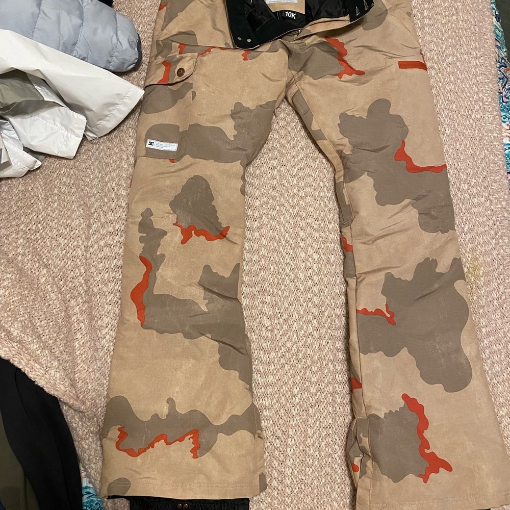 Womens DC xl snowboard ski pants